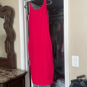 Res dress, tighter at the top than bottom